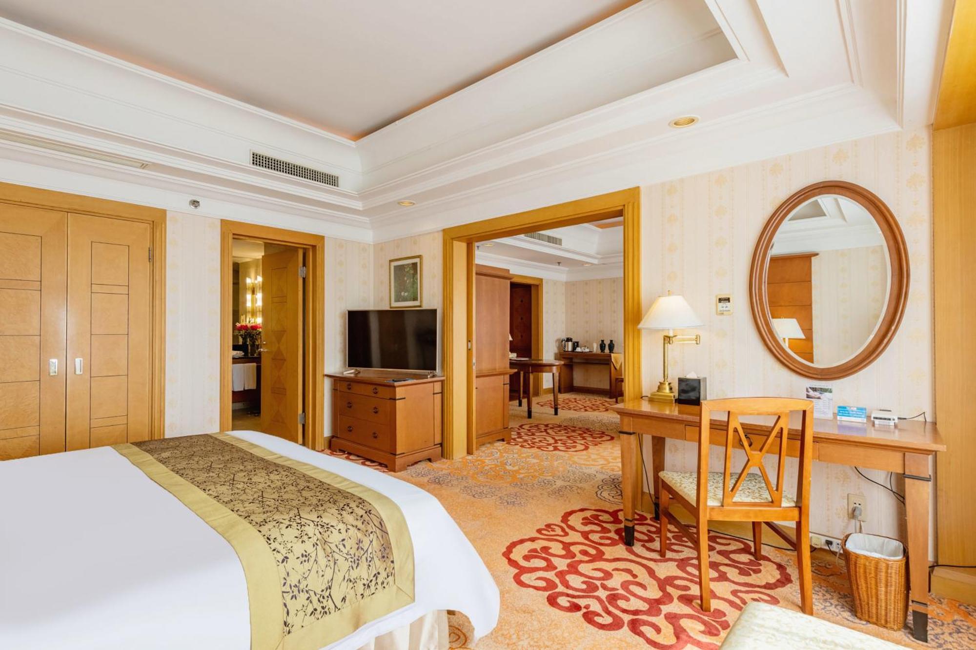 Ruishi Hotel Dalian Exterior photo