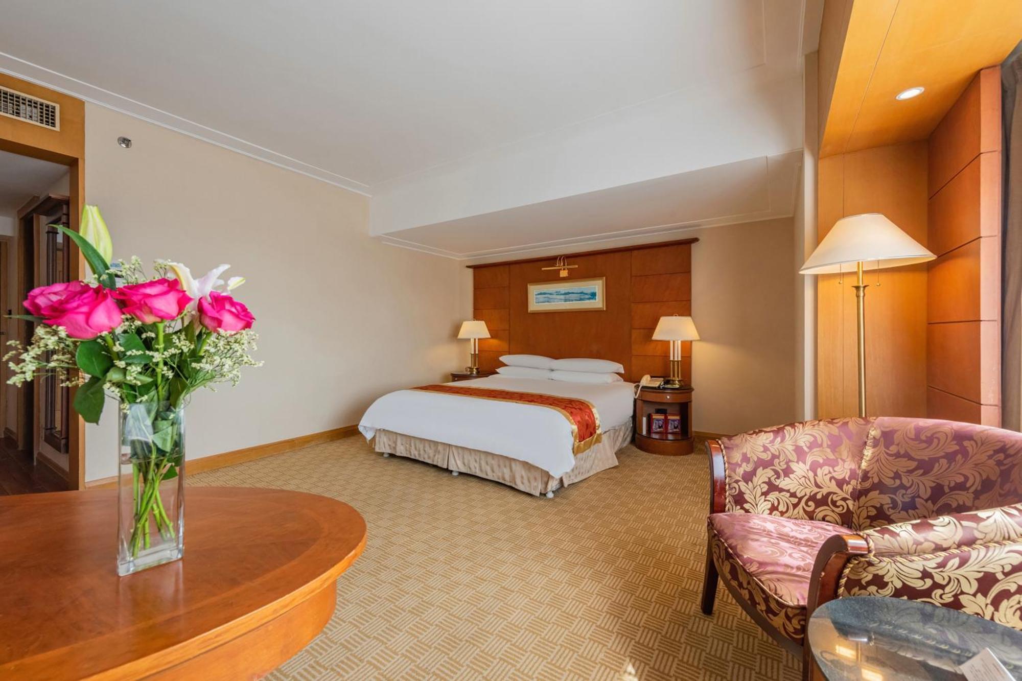 Ruishi Hotel Dalian Exterior photo